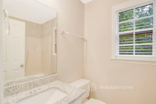 Building Photo - 6900 Longridge Dr
