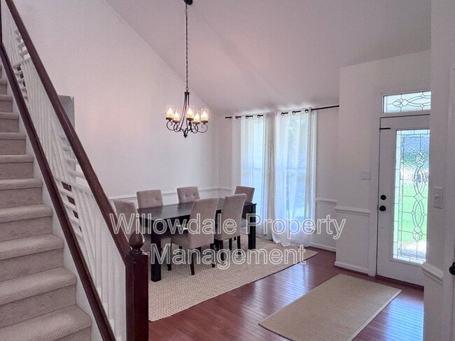 Building Photo - 305 Silvercliff Trail