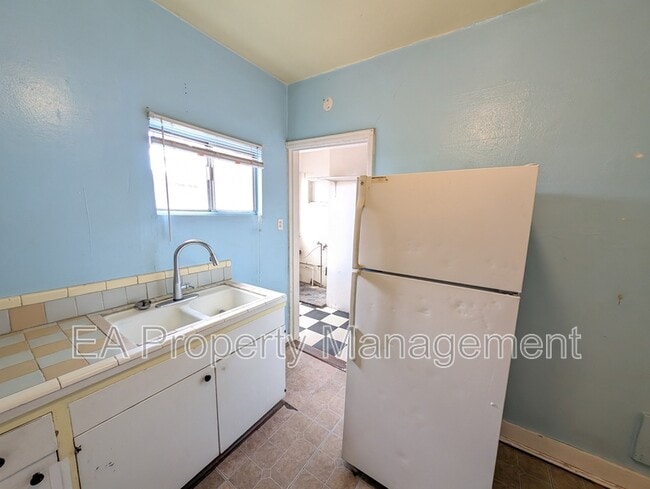 Building Photo - 808 13th St NW