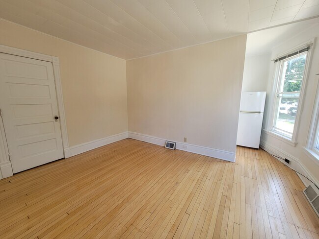Building Photo - 1259 Spaight St