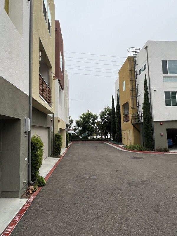 Building Photo - 81 Sea Crest Dr