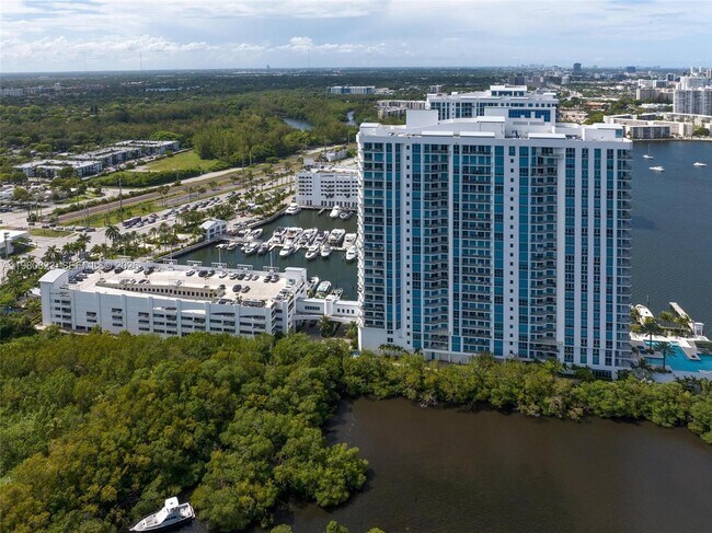 Building Photo - 17111 Biscayne Blvd