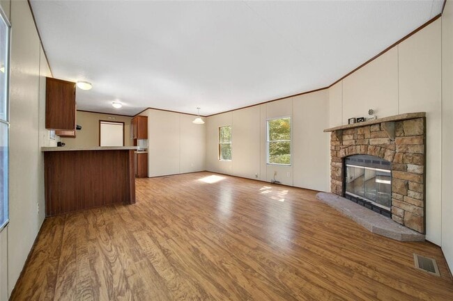 Building Photo - 204 Morris Ln