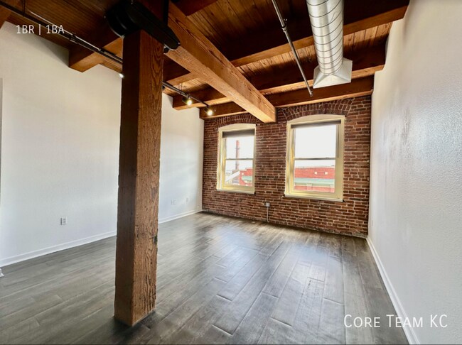 Building Photo - 204 Walnut St