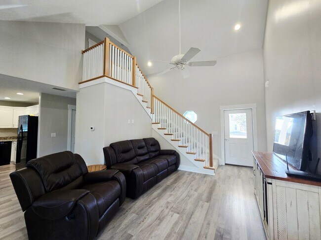 Building Photo - 143 Shallow Reed Dr