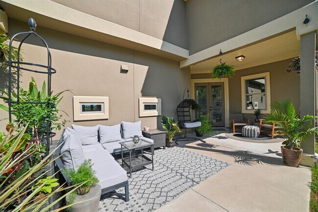 Building Photo - 2302 Arroyo Grande