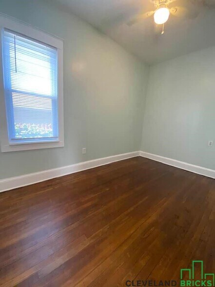 Building Photo - 5822 Lawn Ave