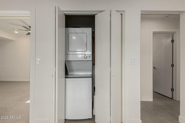 Building Photo - 125 N 11th Ave