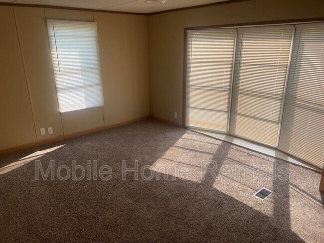 Building Photo - 112 Canna Lily Ln