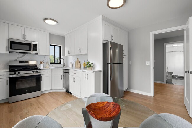 Building Photo - 784 Atlantic St