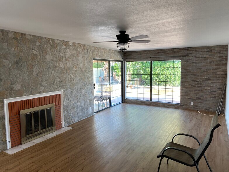 Building Photo - 74166 Fairway Dr