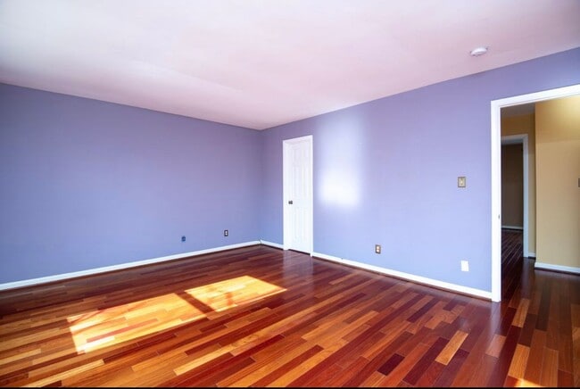 Building Photo - Bright 3 Bedroom Takoma Townhome with Park...