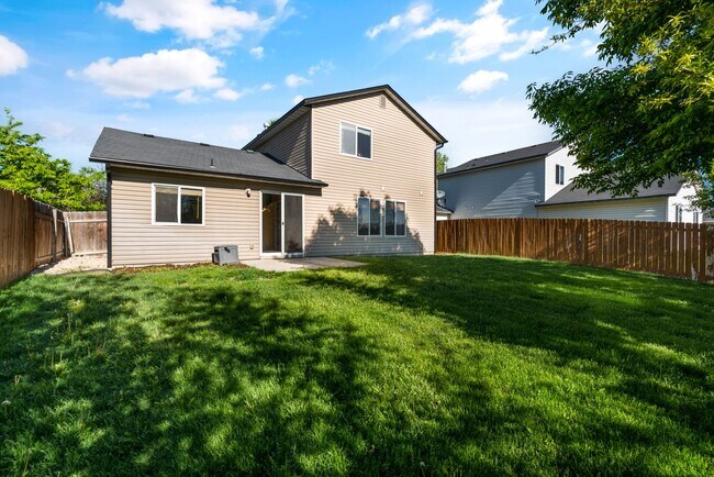 Building Photo - 3 Bedroom 2.5 Bathroom Home in Southwest B...