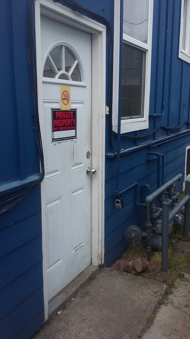 Building Photo - 1 bedroom apartment near PSNS