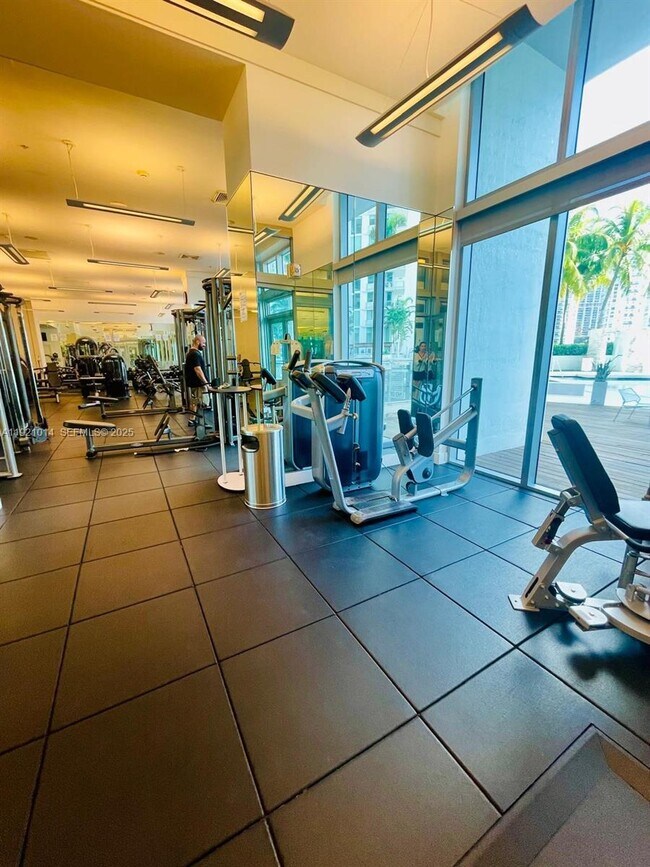 Building Photo - 90 SW 3rd St