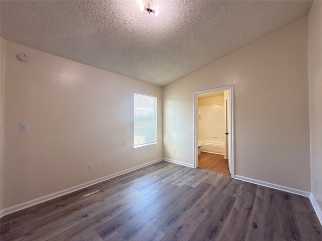 Building Photo - 15743 Ridgegate Rd