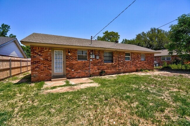 Building Photo - 3 Bed 1.5 Bath Norman