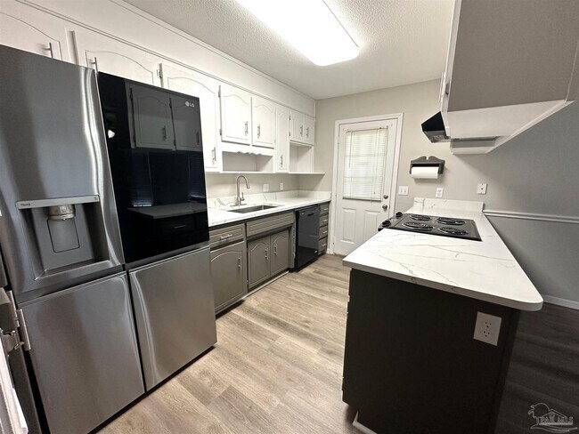 Building Photo - 10150 Candlestick Ln
