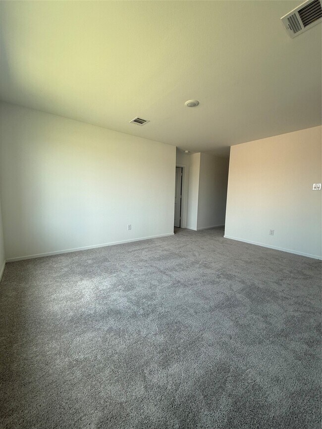 Building Photo - 3061 Fantasy Ter Dr