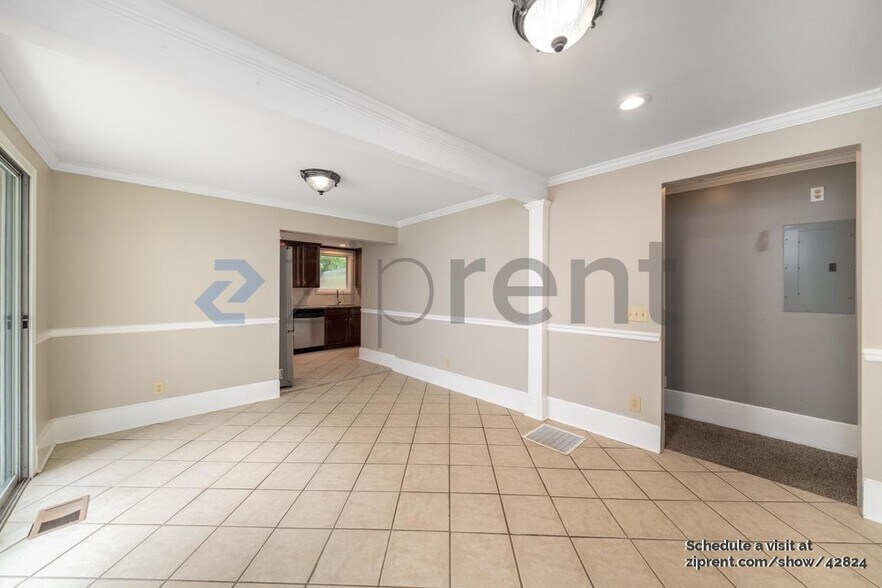 Building Photo - 2162 Spink St NW