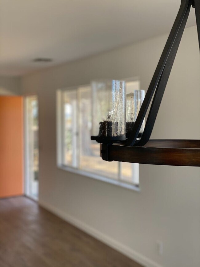 Building Photo - 1650-1650 W Los Angeles Ave