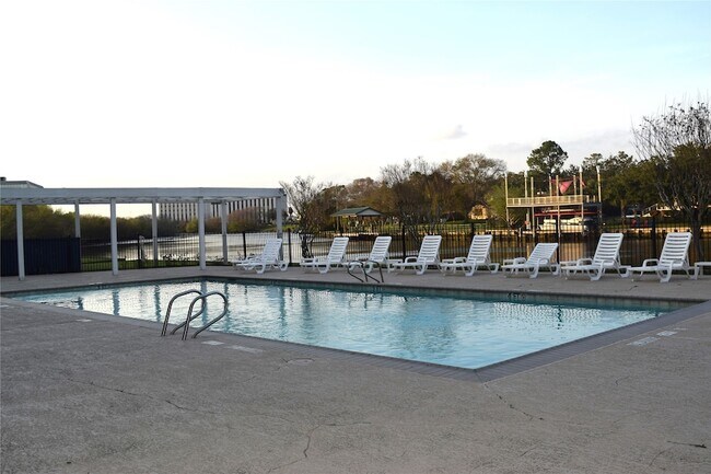 Building Photo - 18511 Egret Bay Blvd