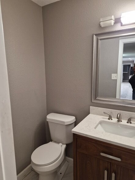 Building Photo - 15735 Munson Ln