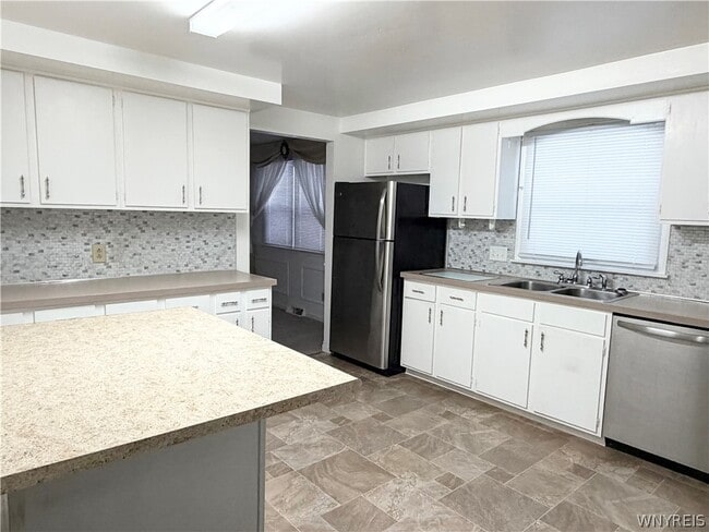 Building Photo - 263 Fruitwood Terrace