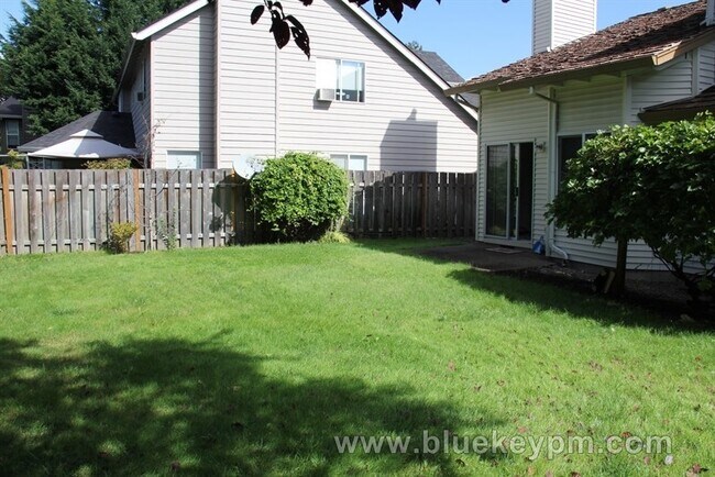 Building Photo - 4 Bed, 3 Bath  Home w/ 1 Bed and 1 Full Bath on Main  Near Bethany/Rock Creek