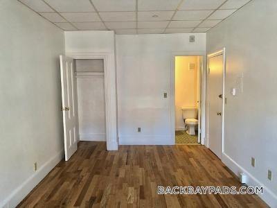 Building Photo - 405 Beacon St