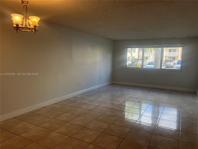 Building Photo - 6950 Miami Gardens Dr