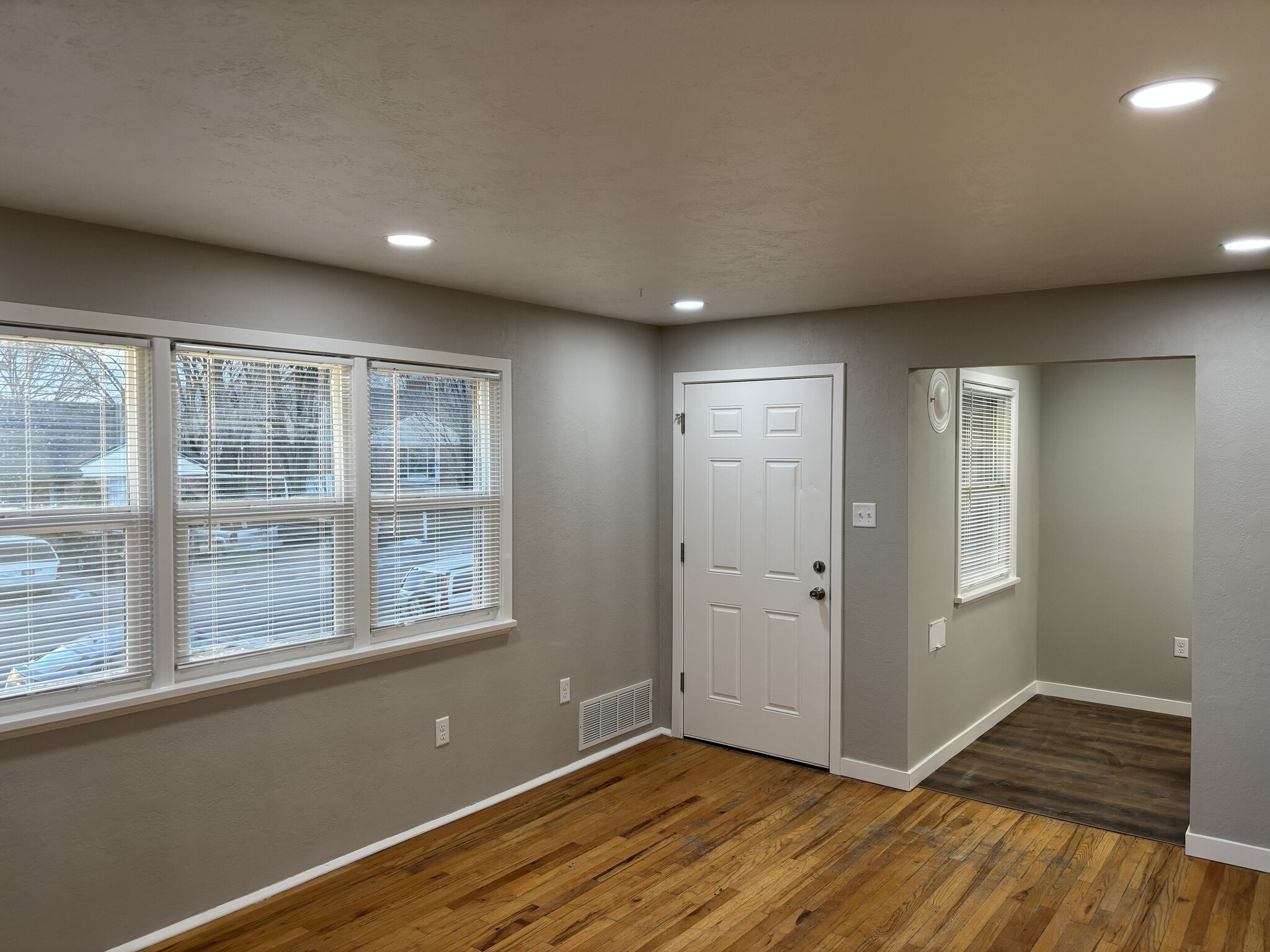 Building Photo - 69 Toponce Dr