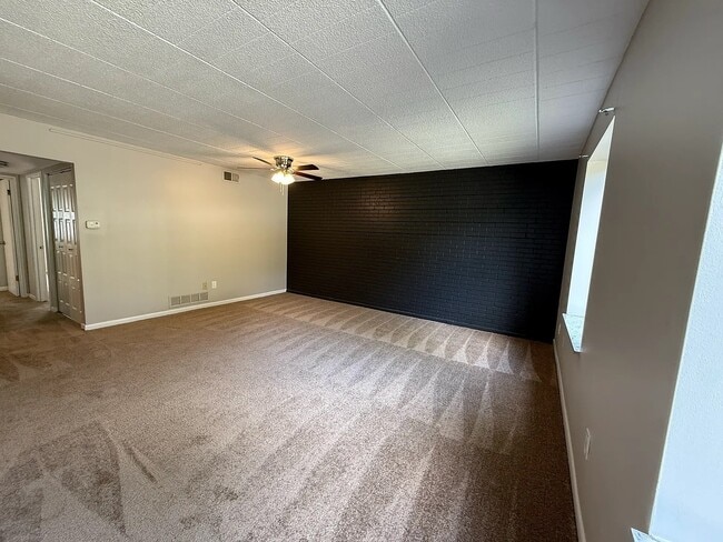Interior Photo - CHURCHILL SQUARE -- 318