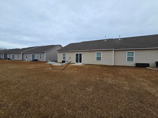 Building Photo - 437 Conifer St