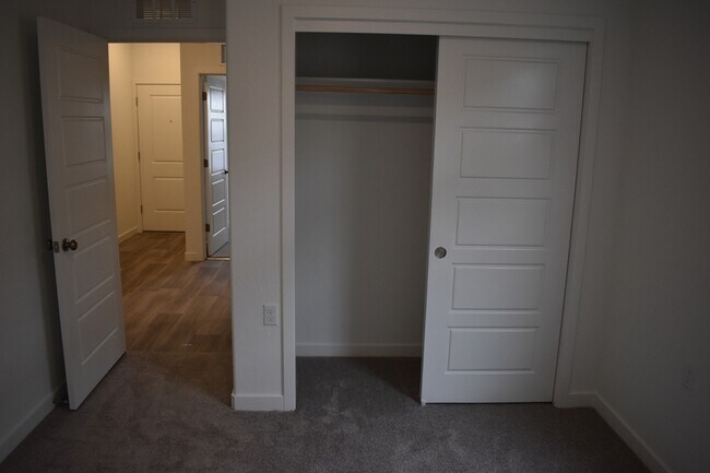 Building Photo - 4448 N San Miguel Ave