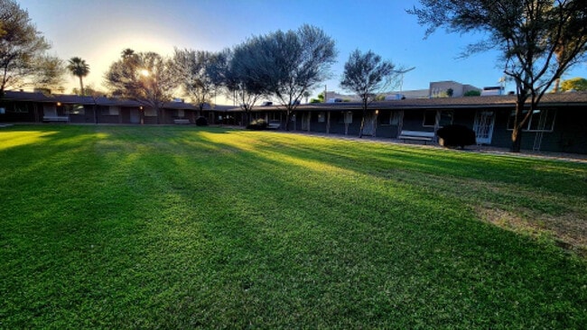 Building Photo - 6819 N 12th St