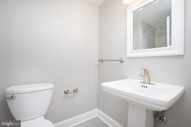 Building Photo - 8000 Rivermont Ct