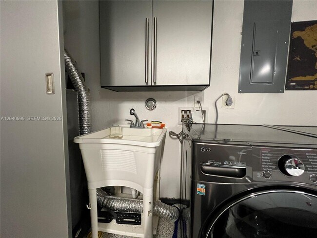 Building Photo - 4324 NW 65th Terrace