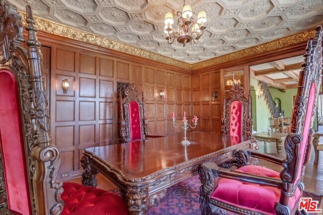 Building Photo - 642 S Bronson Ave