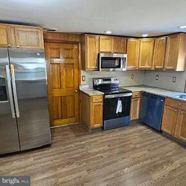 Primary Photo - 94 Buttonwood Ave
