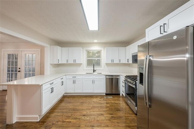 Building Photo - 237 Park Ave