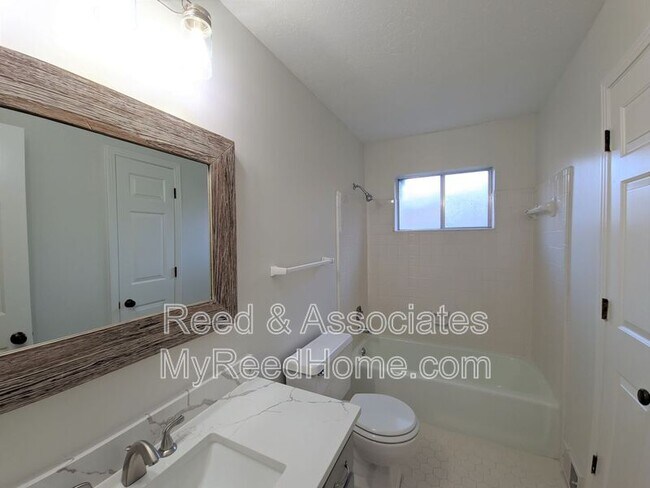 Building Photo - 8403 Pine Valley Ln