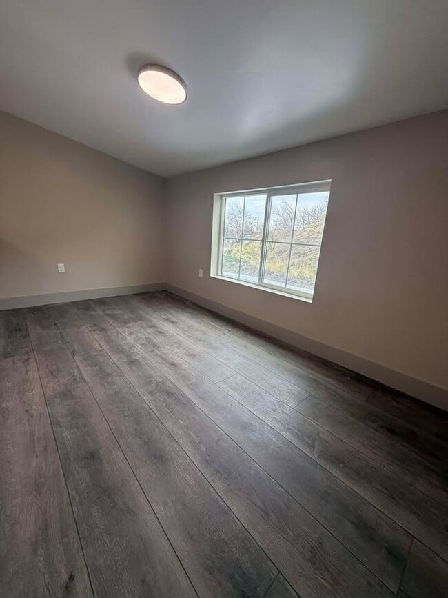 Building Photo - Steel Hollow Cottage Community