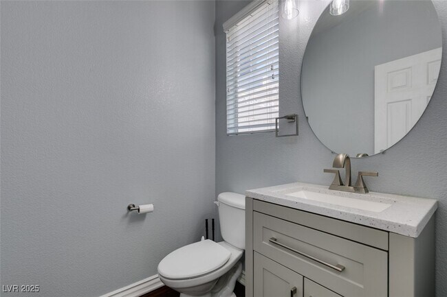 Building Photo - 8233 Shaded Arbors St