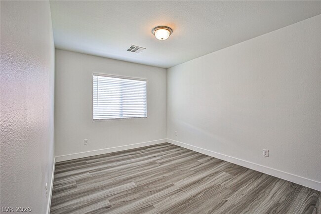 Building Photo - 6744 Philharmonic Ave