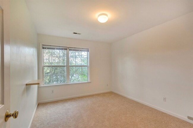 Building Photo - Discover a Hidden Gem with a Great location to downtown, Pantops and UVA, from this modern gorgeo...