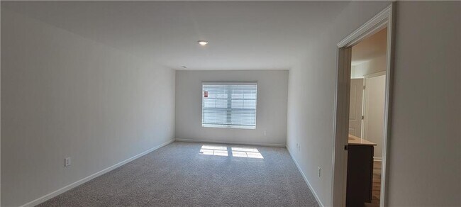Building Photo - 23 Berryville Dr