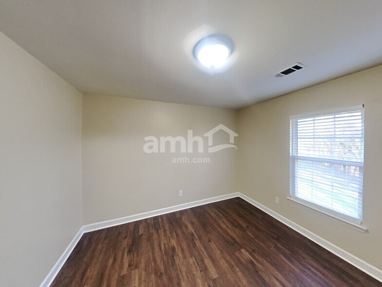 Building Photo - 2953 Beckwith Rd