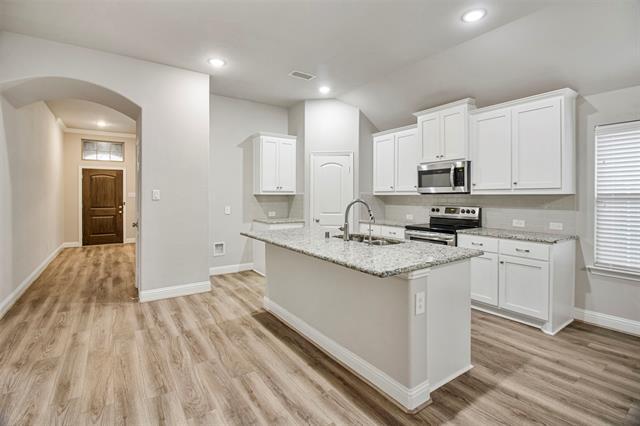 Building Photo - 525 Redbud Dr