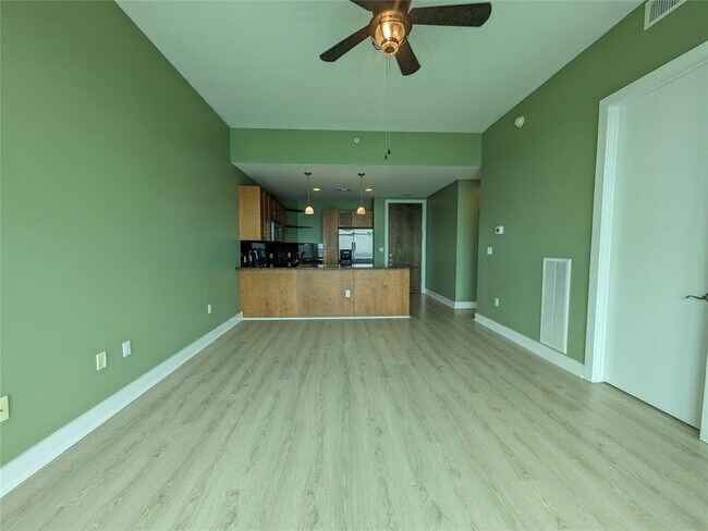 Building Photo - 500 Seawall Blvd